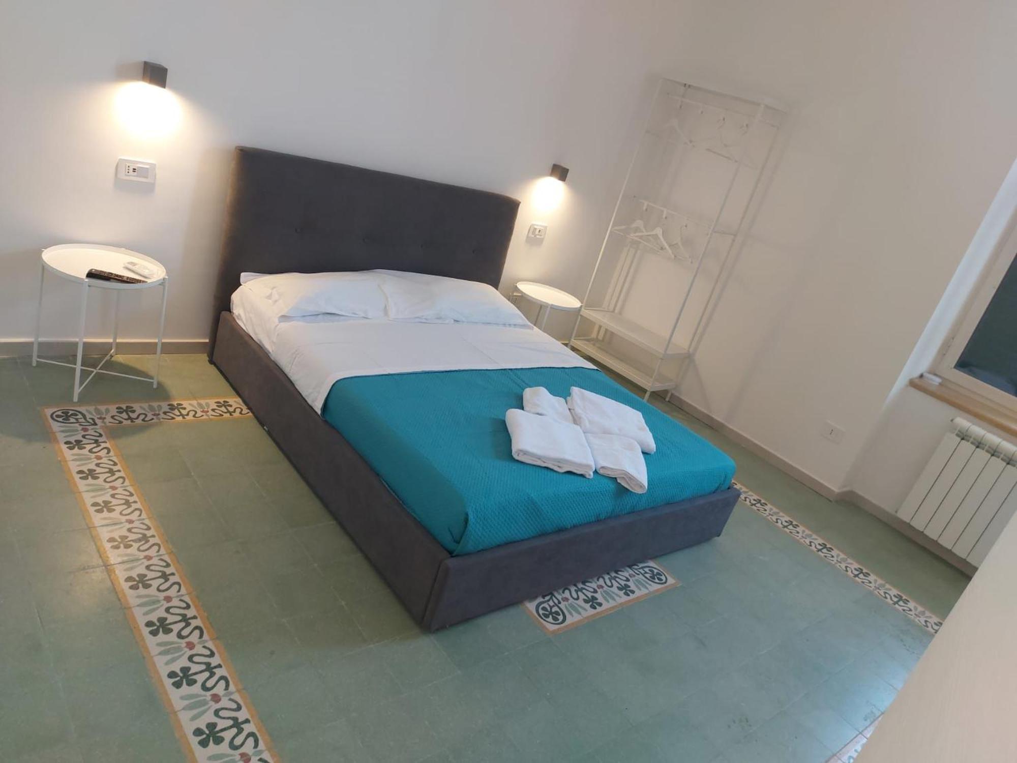 A I R Foria House *